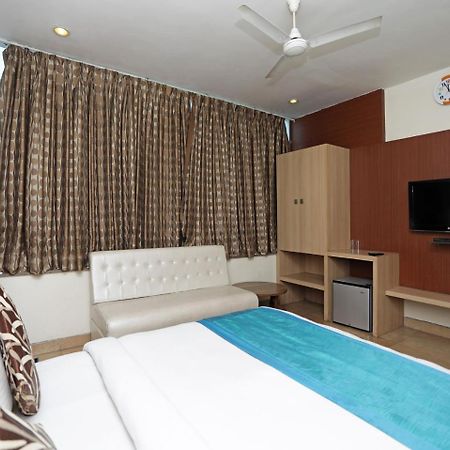 Oyo 1524 Hotel Vaani Continental Kanpur Exterior foto