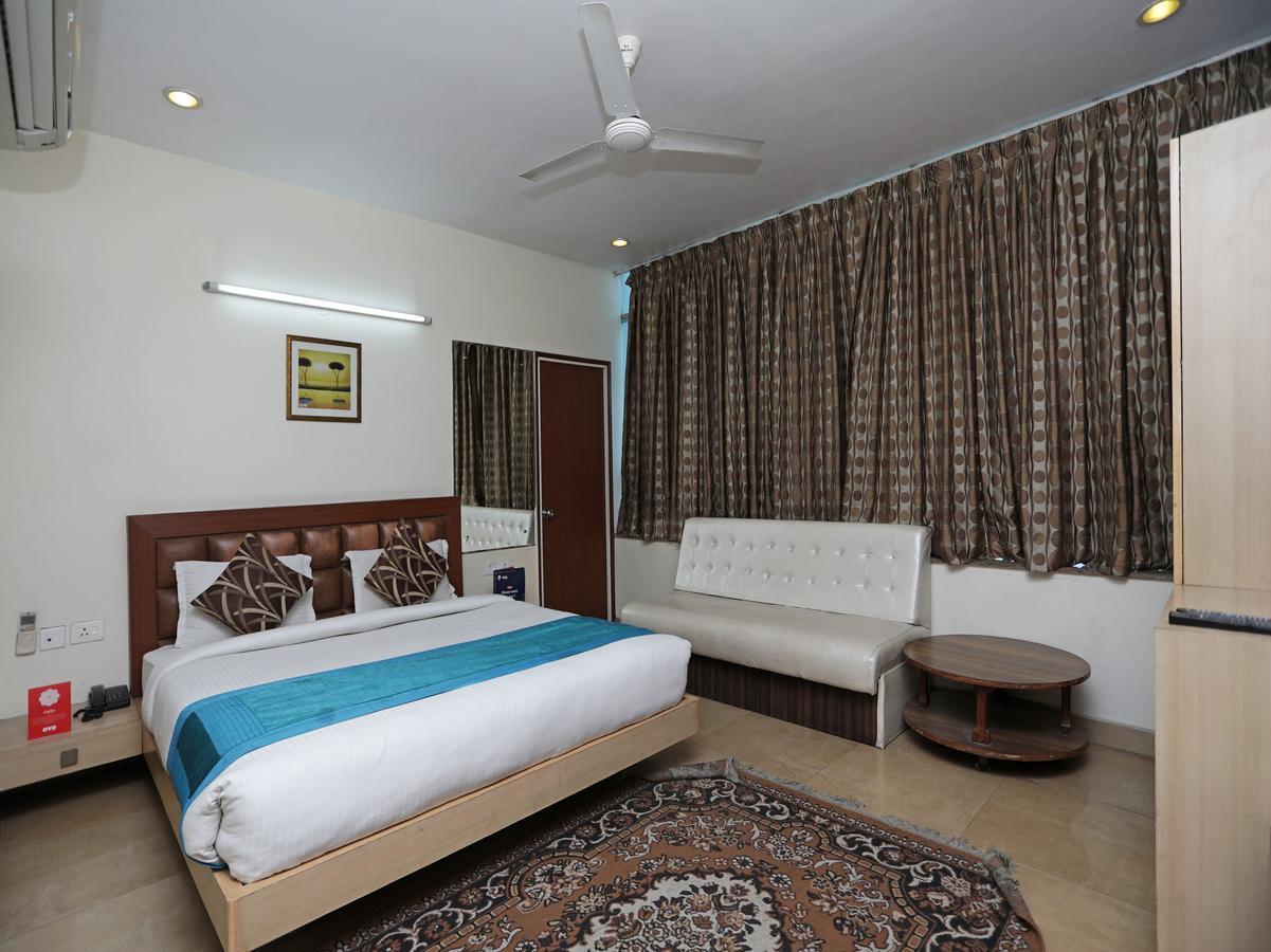 Oyo 1524 Hotel Vaani Continental Kanpur Exterior foto