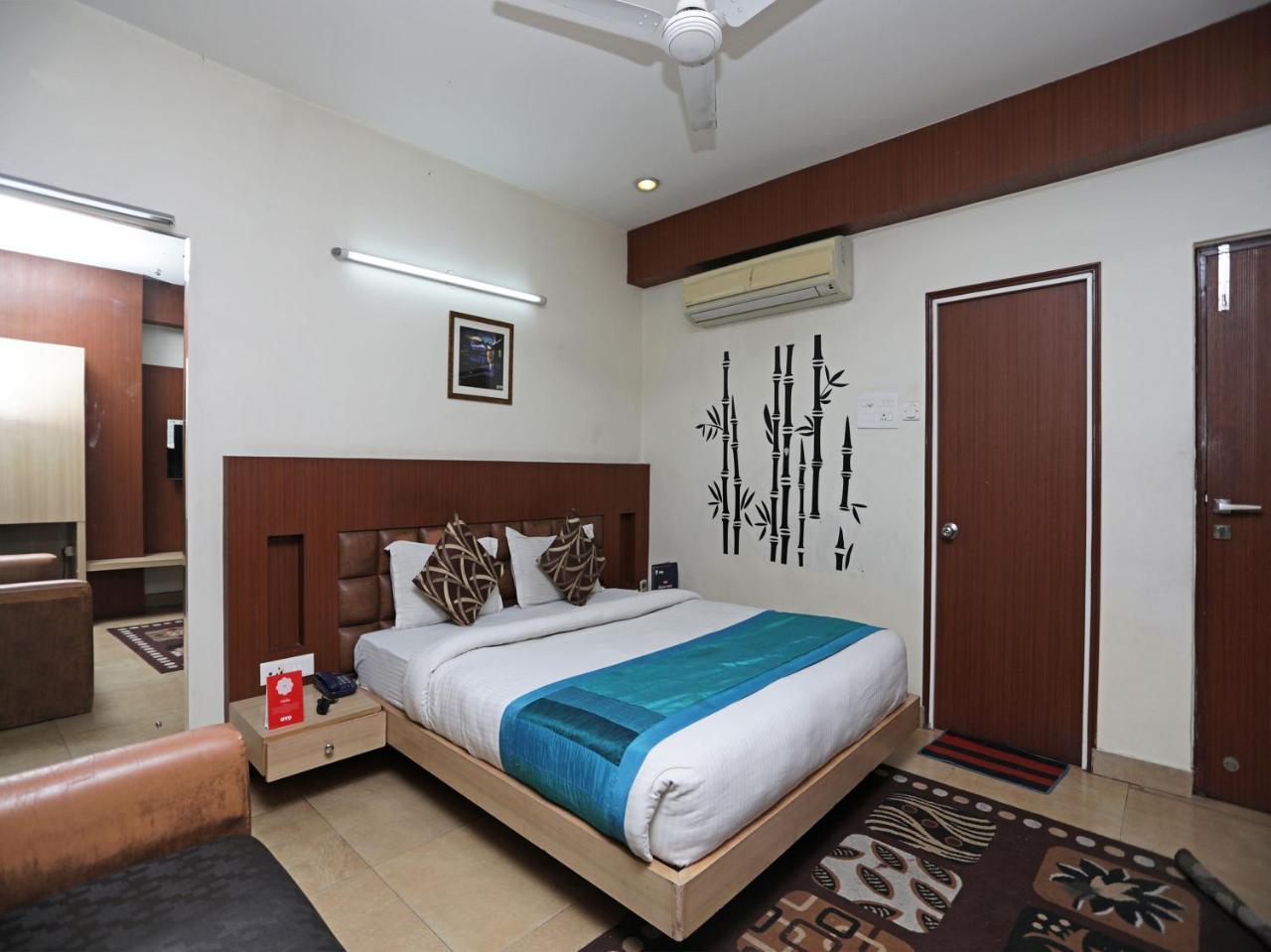 Oyo 1524 Hotel Vaani Continental Kanpur Exterior foto