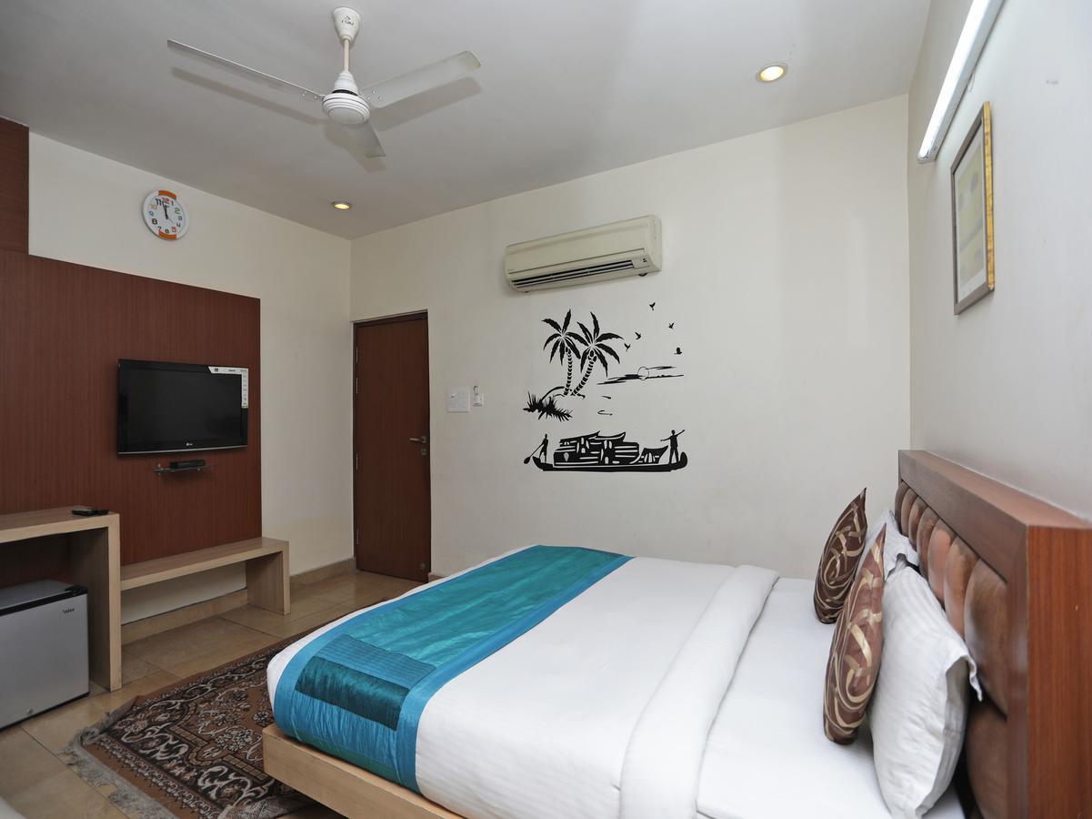 Oyo 1524 Hotel Vaani Continental Kanpur Exterior foto