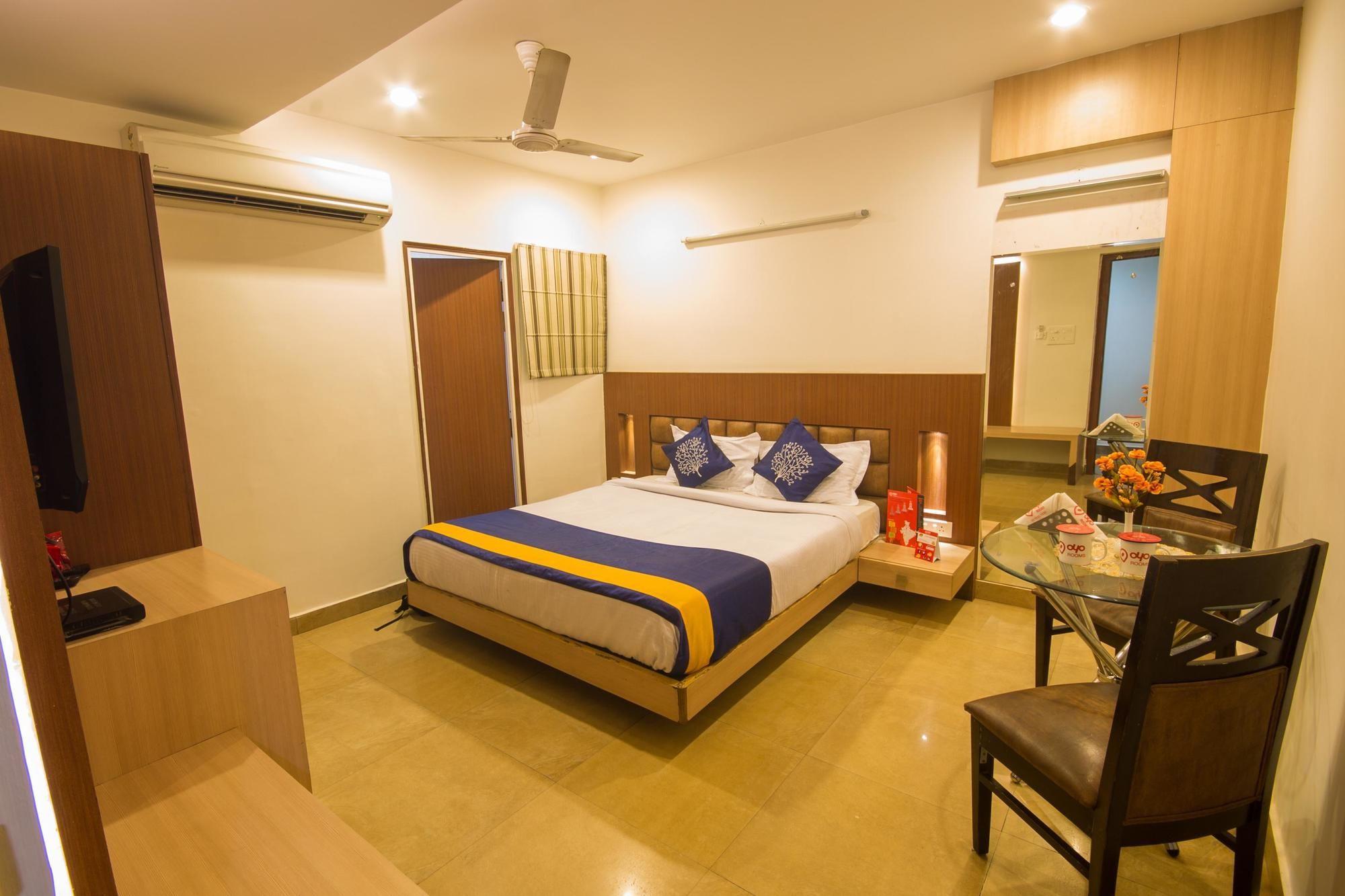 Oyo 1524 Hotel Vaani Continental Kanpur Exterior foto