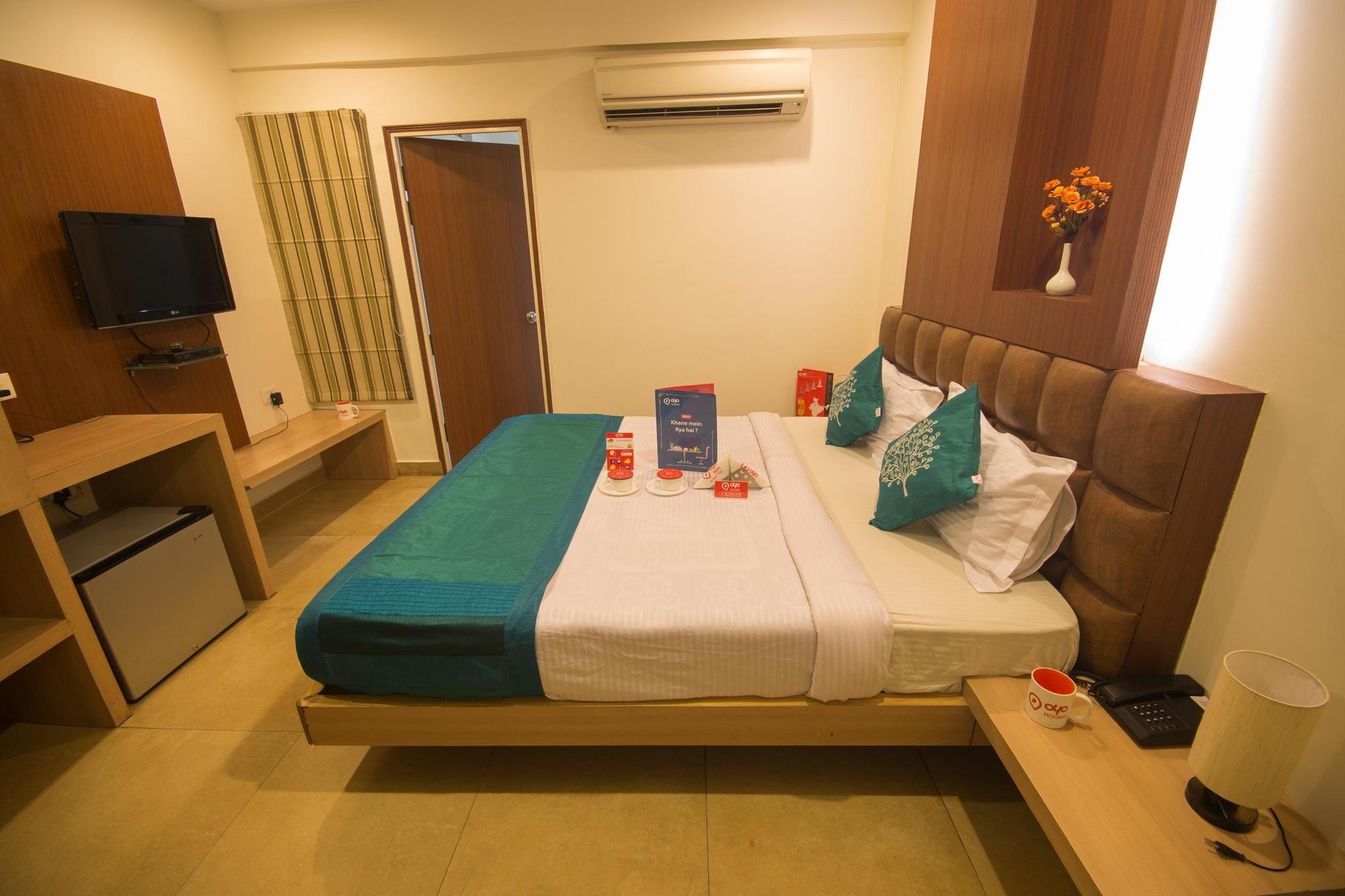 Oyo 1524 Hotel Vaani Continental Kanpur Exterior foto