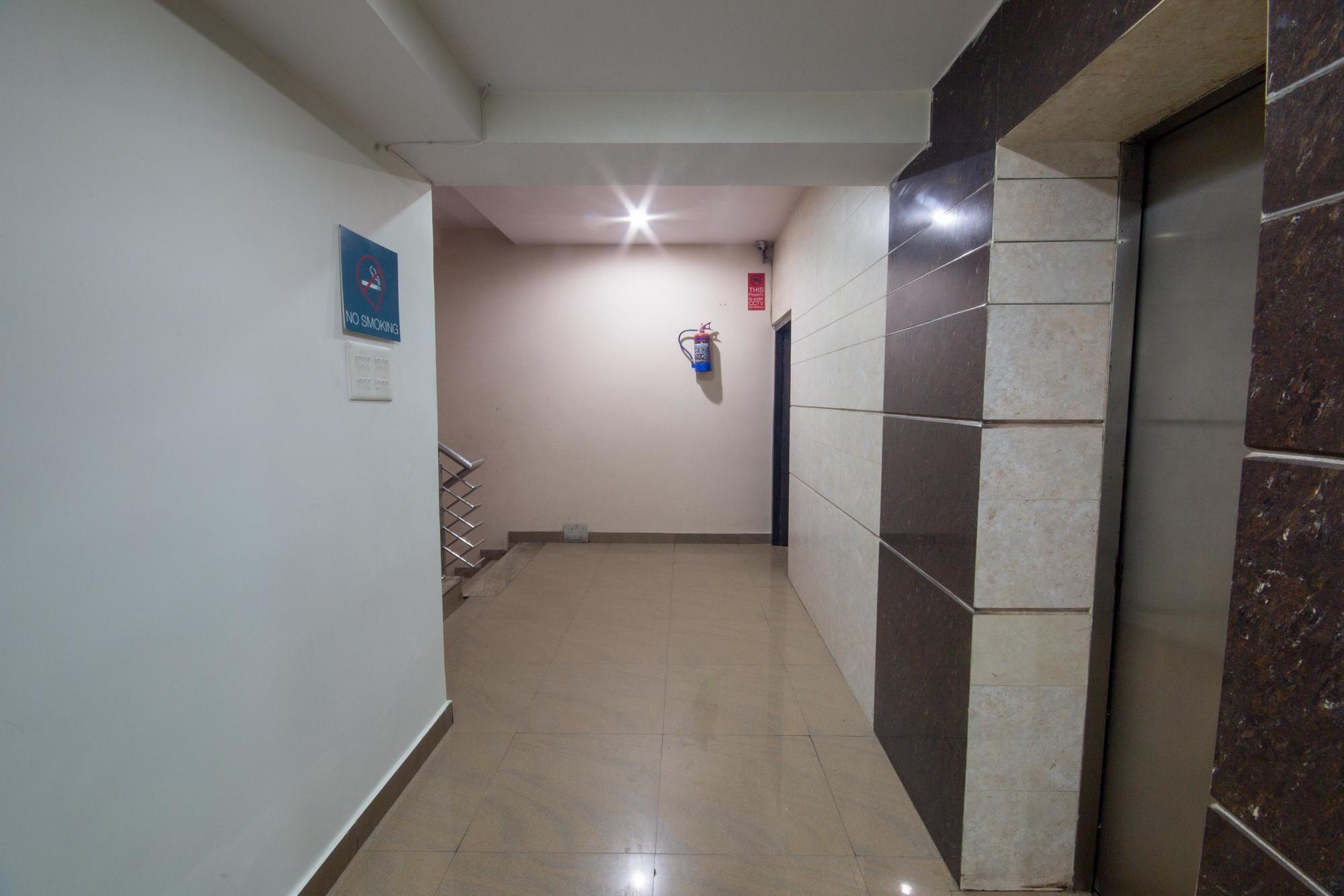 Oyo 1524 Hotel Vaani Continental Kanpur Exterior foto